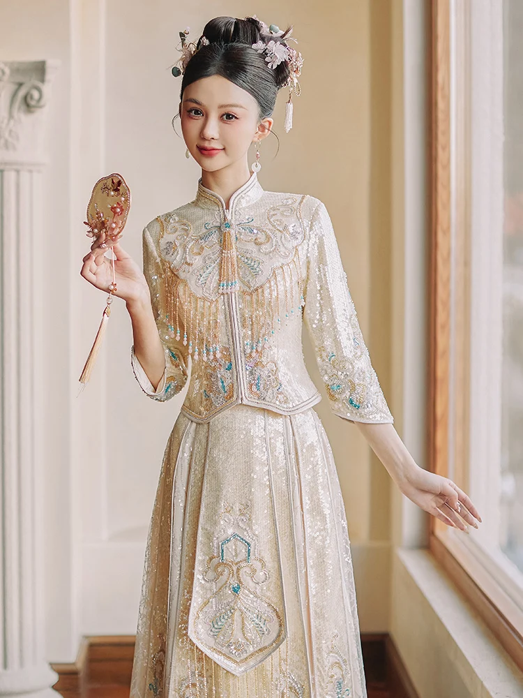 

Champagne Gold ihe Suit Heavy Embroidery Traditional Chinese Wedding Dr Luxury Bride Gown for Wedding Ceremony And Banquet