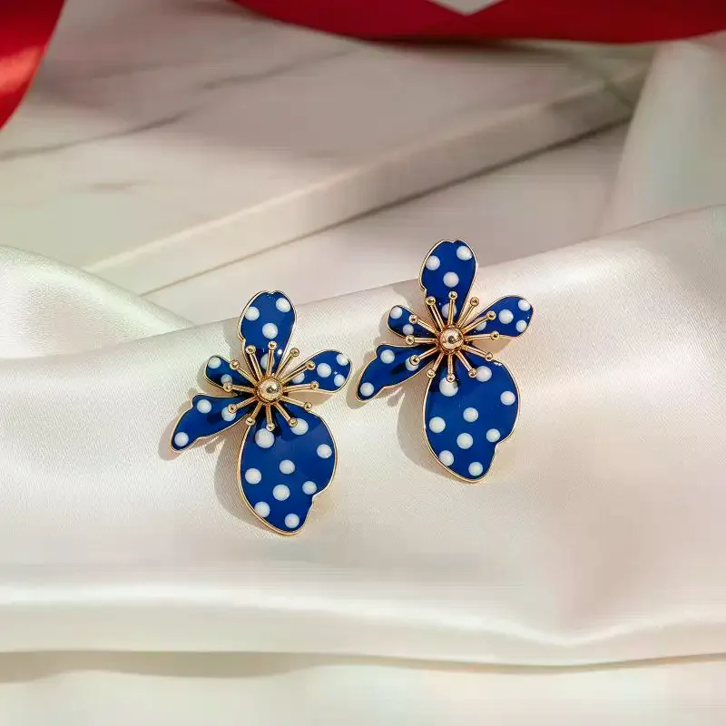 Pearl Flower Earrings Black Shaped Dangle Drop White Faux Polka Dot Gold Tone Details Vintage Fashion Jewelry Women Gift