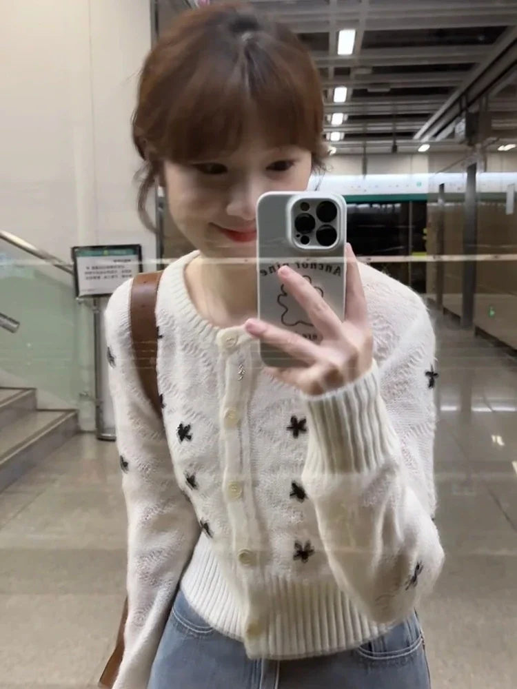 Y2kความงามหวานContrastสีดอกไม้เสื้อสเวตเตอร์ถักฤดูใบไม้ร่วงHarajukuเดี่ยวถักเสื้อกันหนาวGrunge Grunge Cropเสื้อกันหนาว