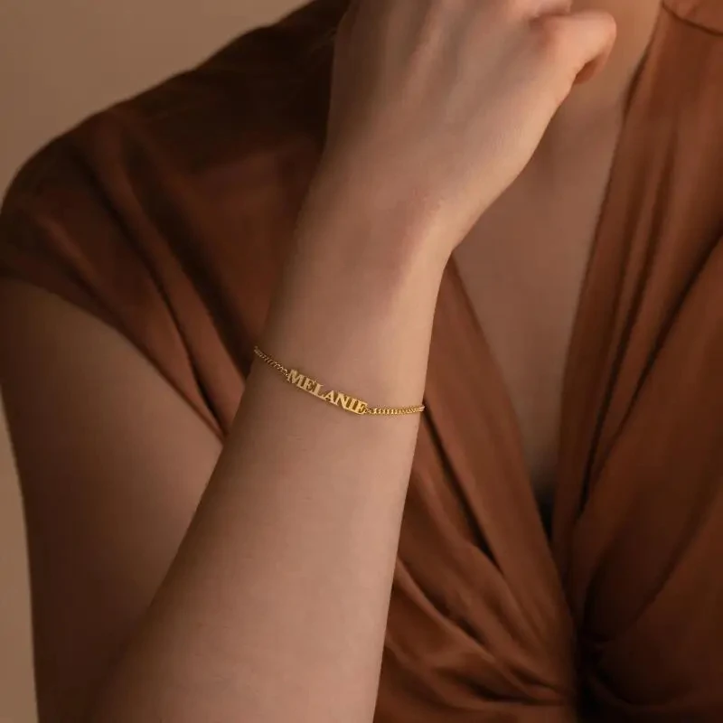 

Индивидуальный именной текст, простой очаровательный мужской женский браслет из нержавеющей стали, персонализированные ювелирные изделия, подарки, браслет на день матери