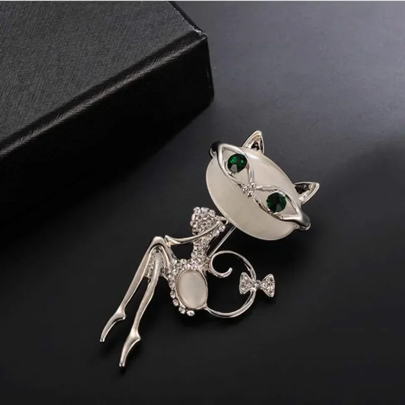 Women Fashion Opal Rhinestone Wear Glasses Cat Brooches Cute Cat Pins Wedding Accessories Enamel Pin Clothes Decoration
