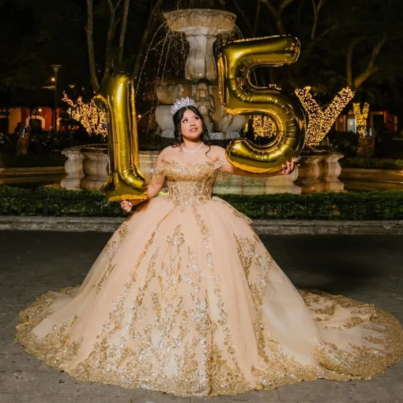 

Champagne Quinceanera Dresses Off the Shoulder Golden Crystal Decal Layering Long tail Vestido De 15 Quinceanera Customize