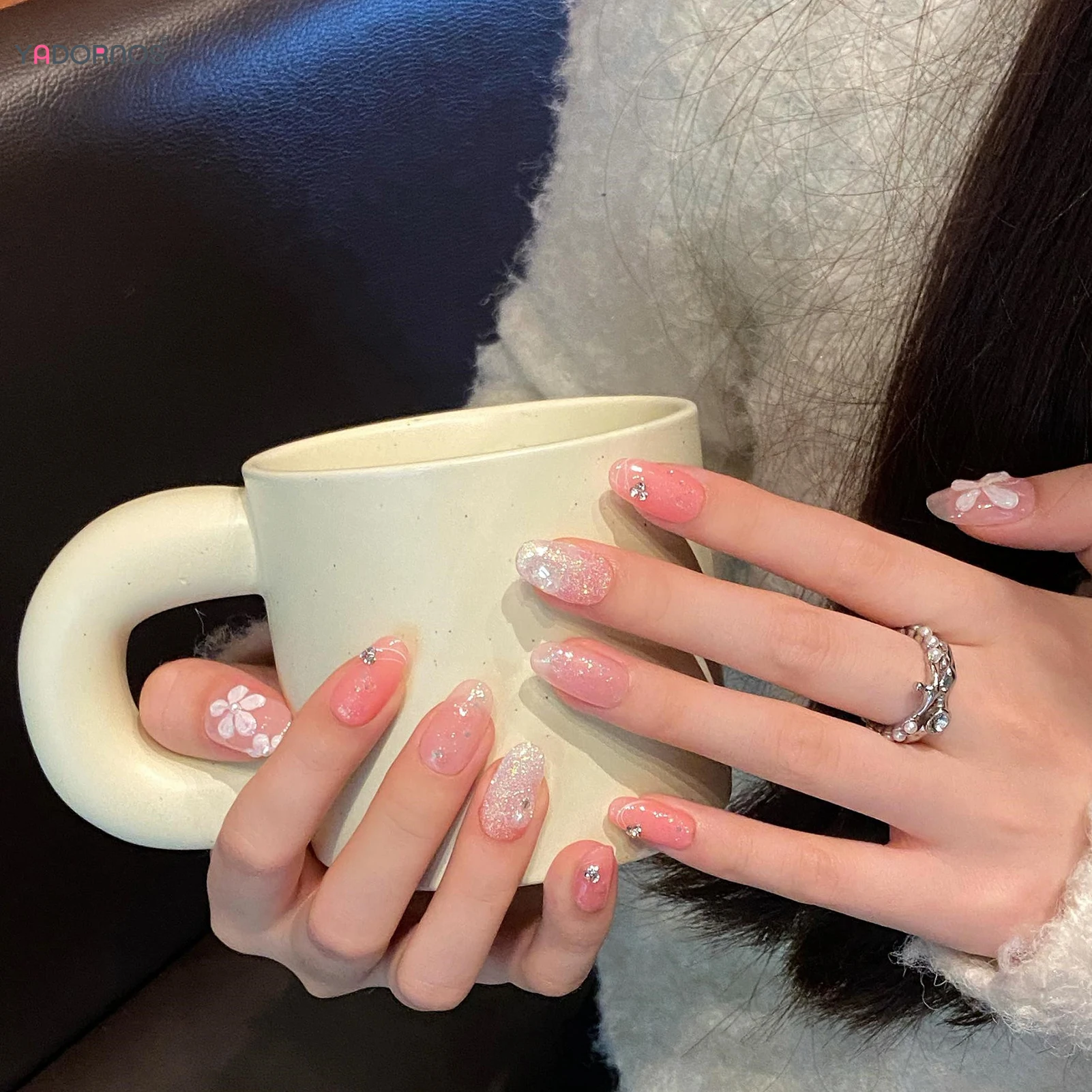 10ชิ้นแบบแฮนด์เมดกดบนเล็บบลัชออนสีชมพูเล็บปลอมออกแบบดอกไม้เลื่อมแวววาวหัวกลมสวมใส่ได้เล็บปลายเล็บ