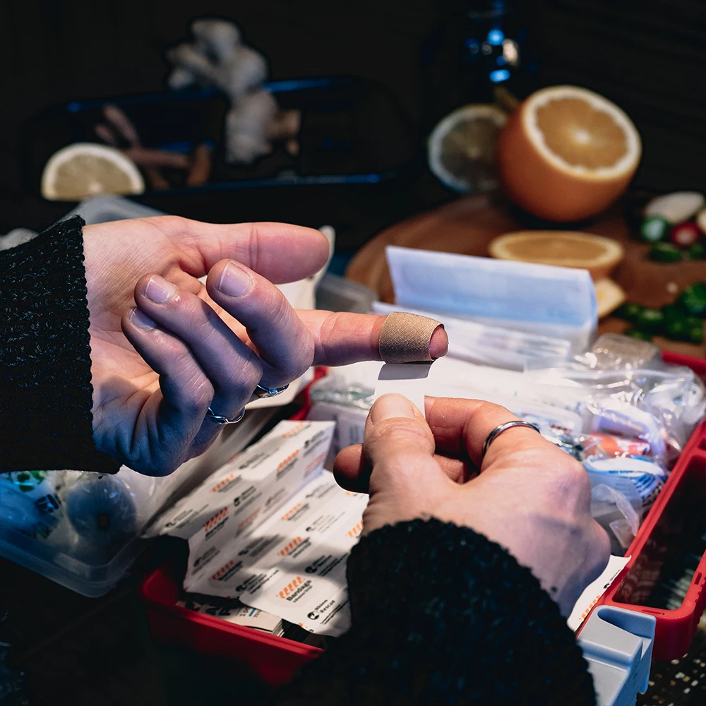 Kit de primeiros socorros completo Rhino Rescue, material médico de emergência para casa e escritório, adequado para escola, carro, ao ar livre, viagens