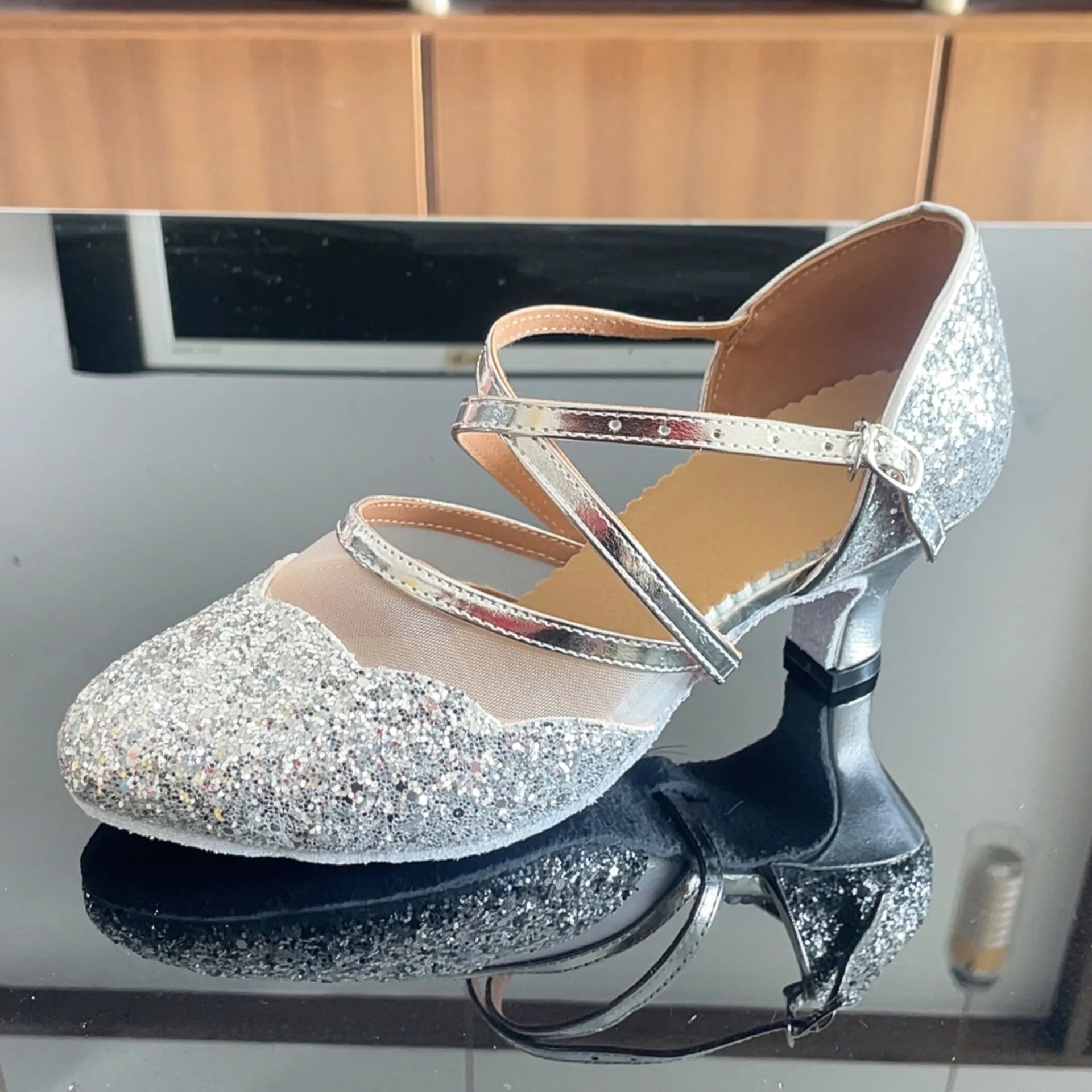 2026 New Latin Dance Shoes For Female Adults 5.5CM Heel Soft - soled Breathable Dance Shoes Shining Fashion High - end Dance Sho