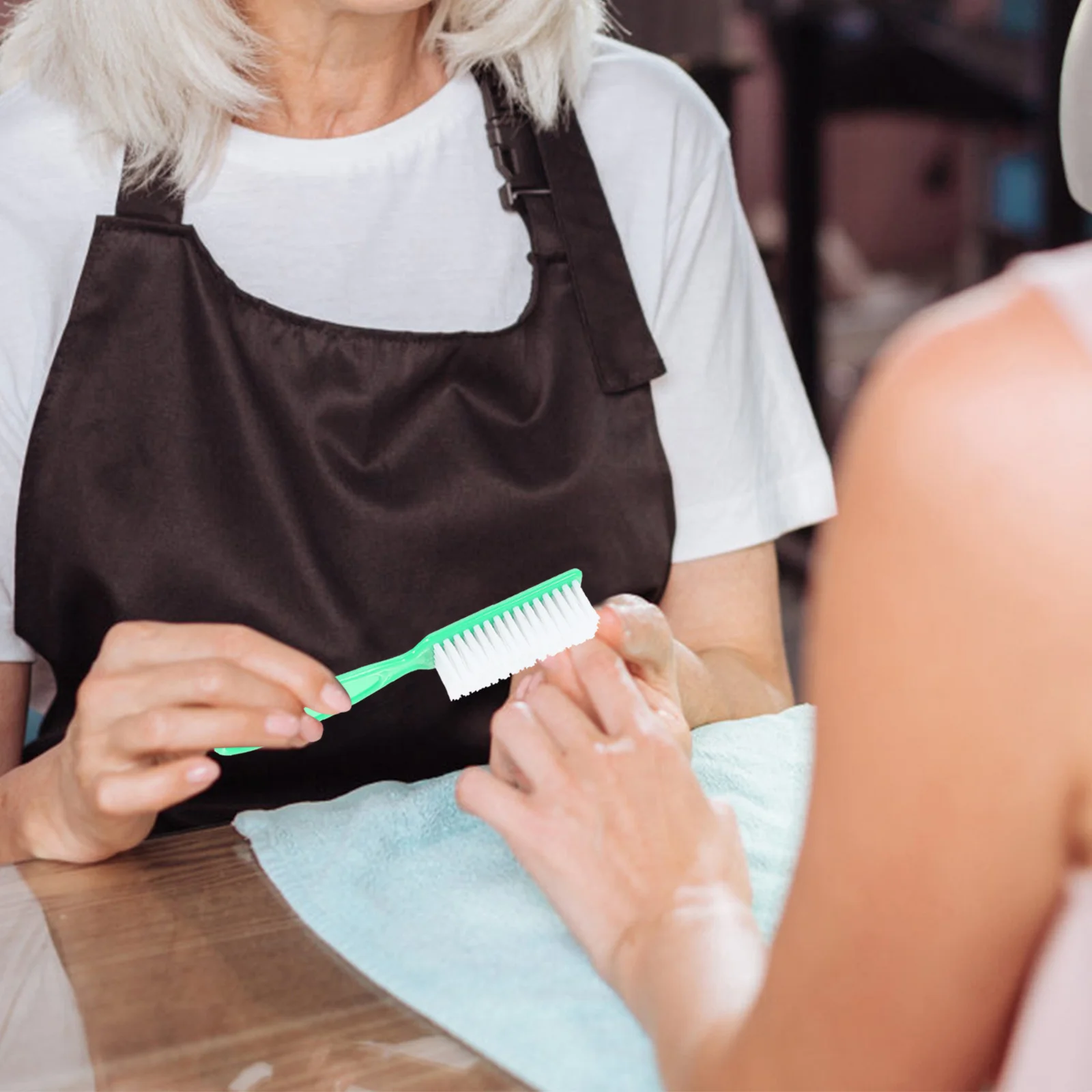 مجموعة فرش مكونة من 4 قطع، فرشاة تنظيف الأظافر بمقبض طويل لإزالة الغبار، أداة تنظيف طلاء الأظافر ذات شعيرات ناعمة وخفيفة الوزن ومحمولة