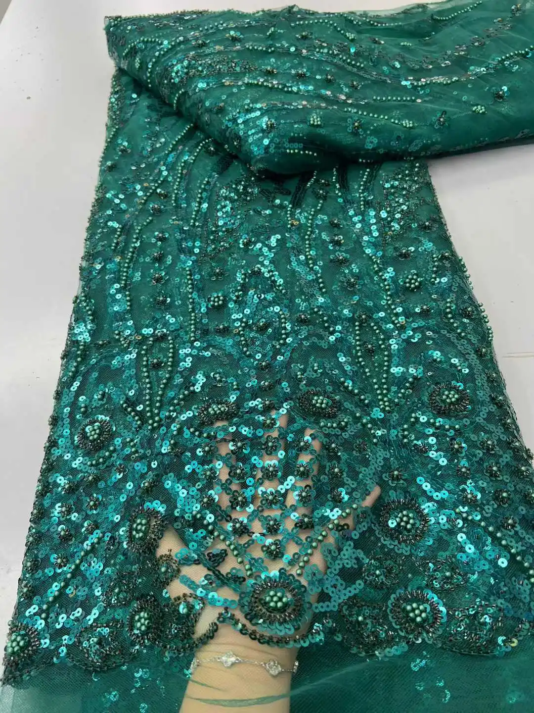 

Элитная новейшая королевская африканская кружевная ткань 2026 года с французскими пайетками и бисером для свадебных платьев