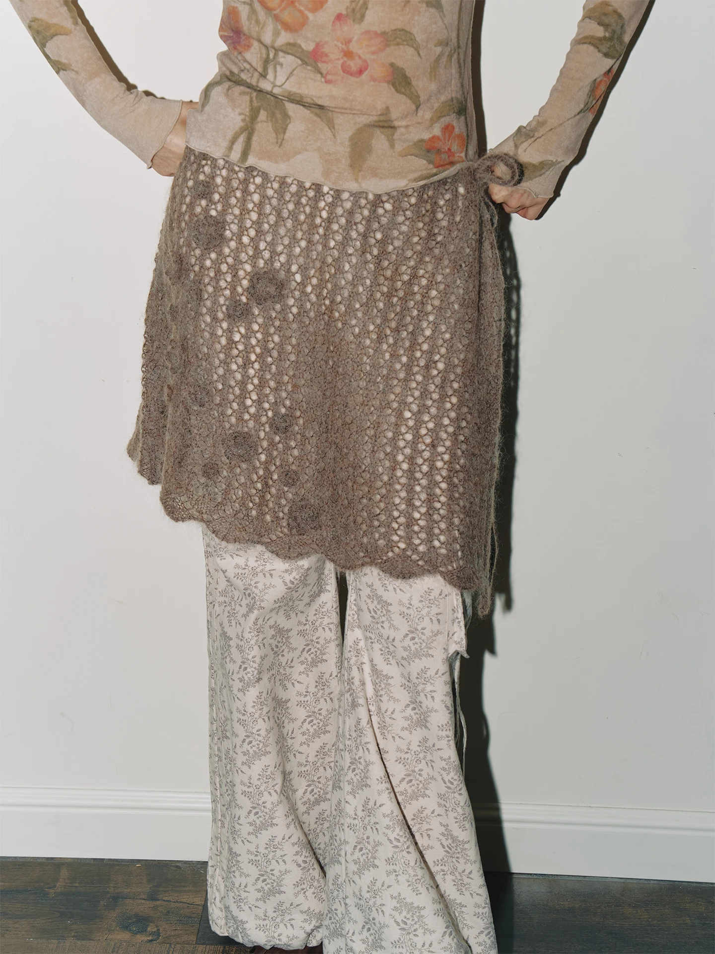 

Юбка-миди А-силуэта из хлопково-шерстяной смеси с цветочным принтом и уникальным дизайном, многослойная, женская