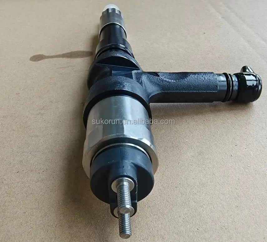 Common Rail Injector 095000-6070  for Komatsu 6D125 PC400-8 PC450-8 6251-11-3100 Denso Diesel Engine Fuel Injector 095000-6070