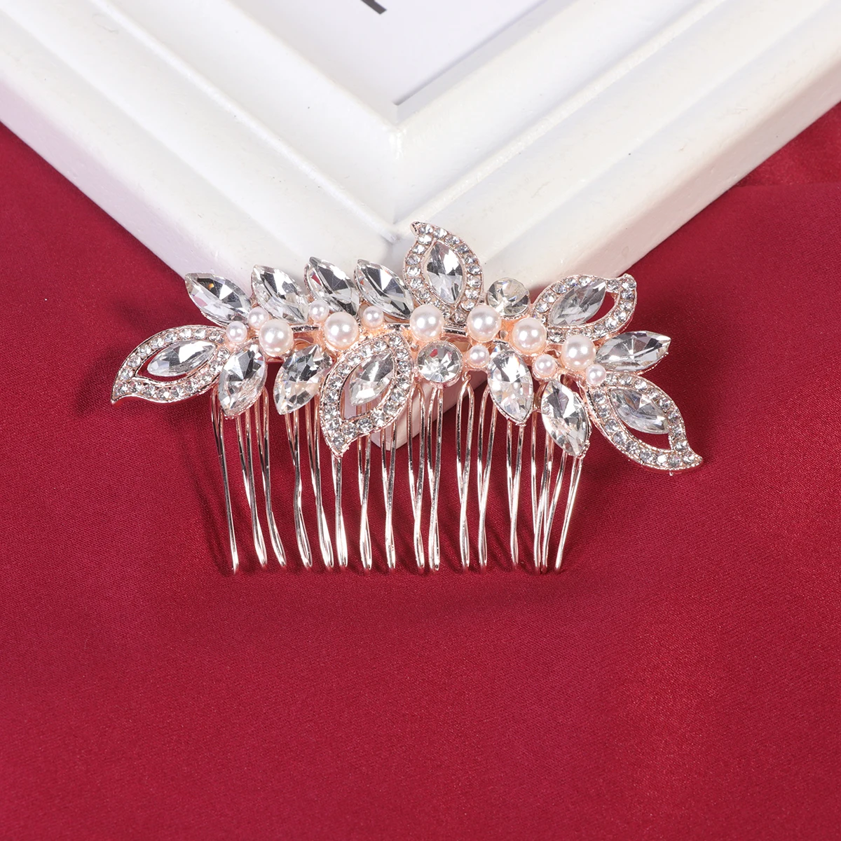 

1Pcs Crystal Pearl Embellished Hair Comb Luxurious Bride Headpiece Alternative for Wedding Ceremony Evening Event Women Hairpin