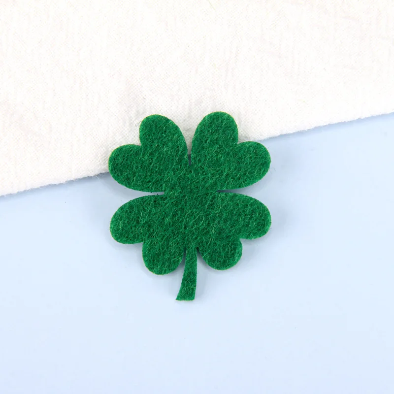 100 Stück 3*3,7CM St. Patrick's Day Filz Vierblättriges Kleeblatt Grünes Blatt DIY-Zubehör für Festliche Heim- & Partydekoration – Detail 3