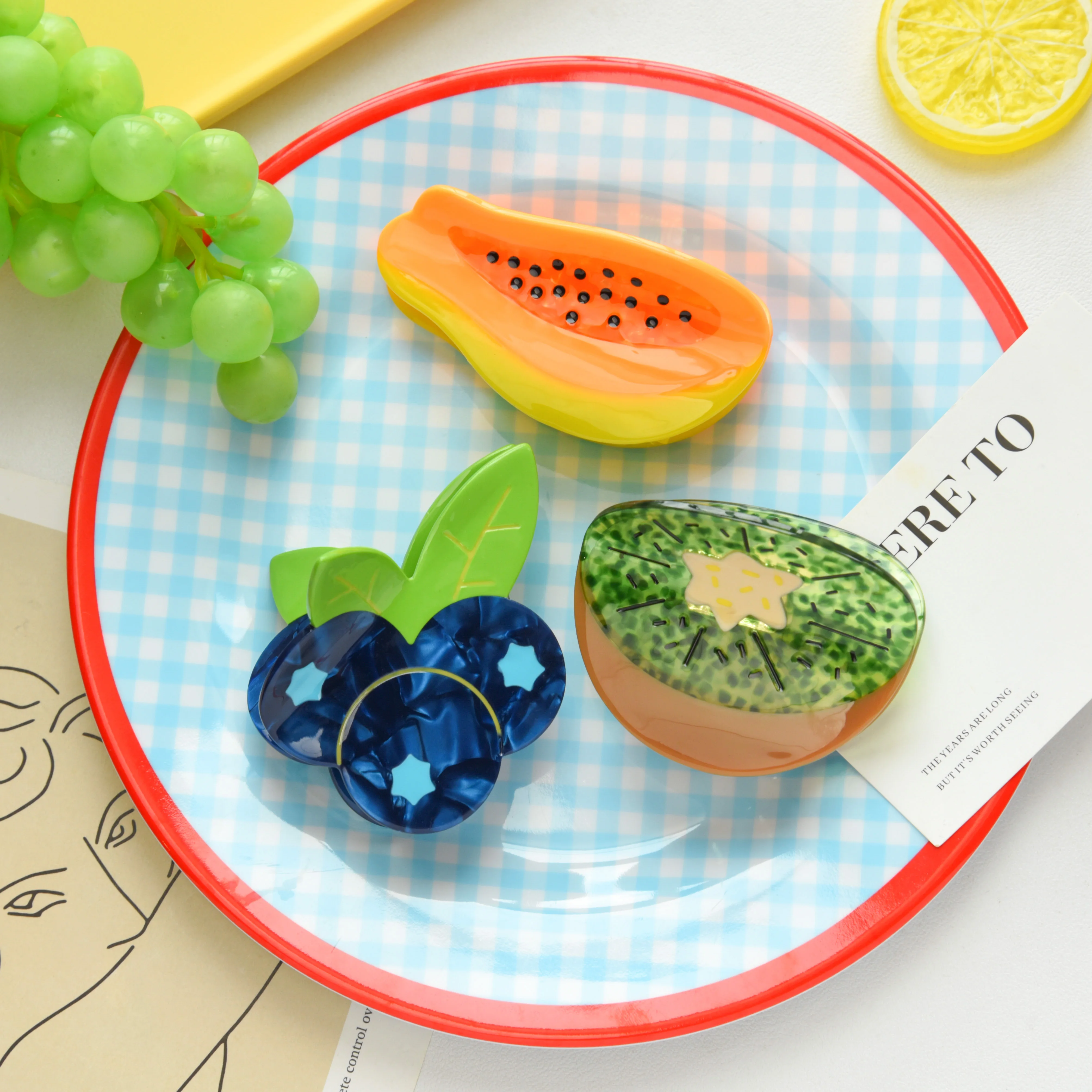 2025 Pinza para el cabello para desayuno saludable, serie de frutas, papaya, kiwis, arándanos, pinzas para el cabello de acetato, accesorios para el cabello para mujeres