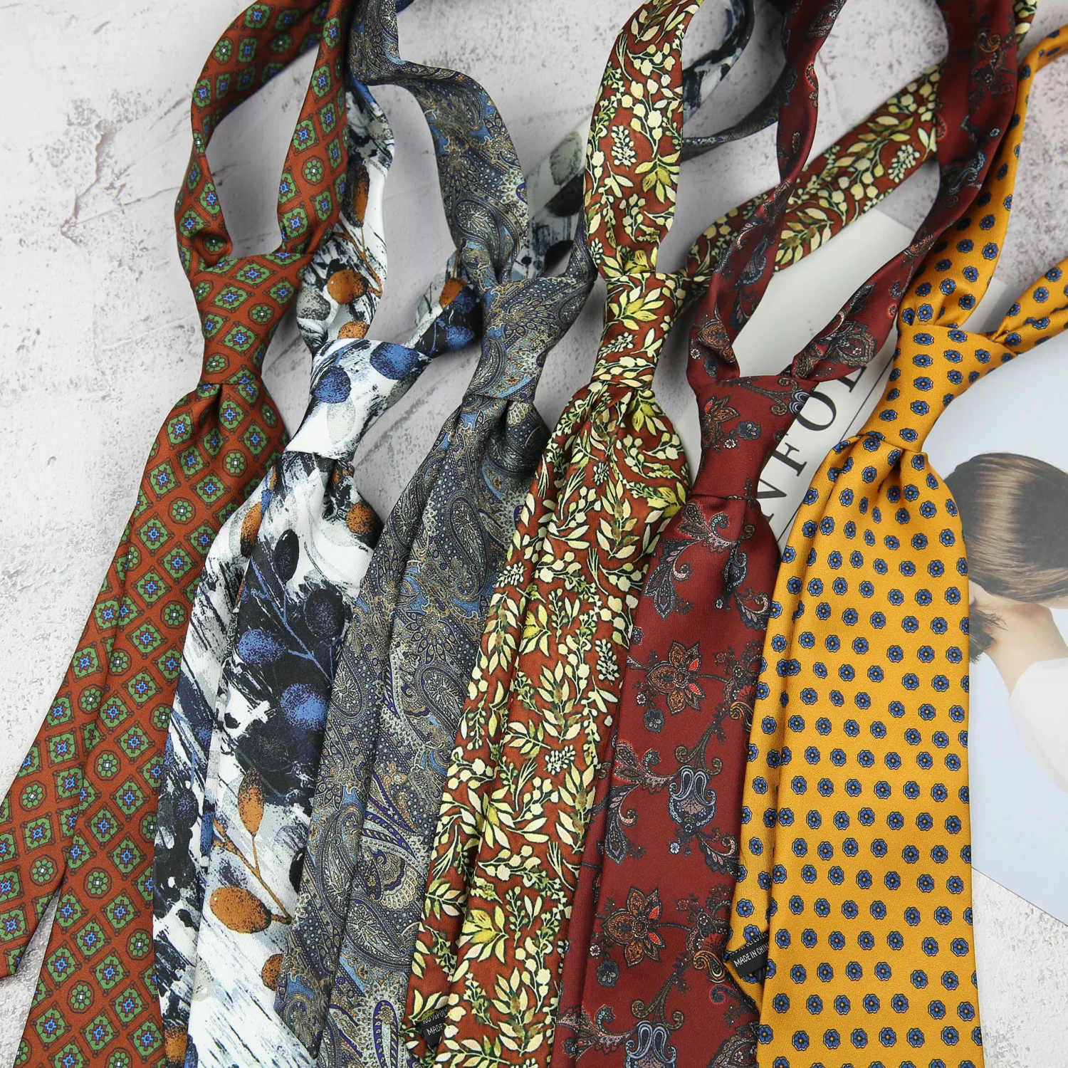 

Oil American Style Leisure Ties 9CM Width Floral Flower Wine Yellow Tie Fit Man Women Banquet Party Neckties Halloween Gift