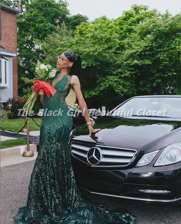 Dark Green Elegant Prom Dresses Exquisite O Neck Sequins Sexy Tulle Feather Applique Decoration Birthday Party Dresses