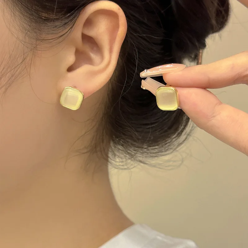 أقراط أوبال مربعة للنساء مجوهرات هندسية ذهبية اللون عصرية للفتيات الجميلات أقراط بمزاج صغير #4