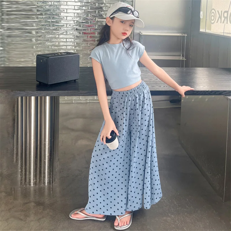 طقم فستان صيفي للفتيات عصري باللون الأزرق الفاتح بدون أكمام، تنورة طويلة منقط للمراهقين