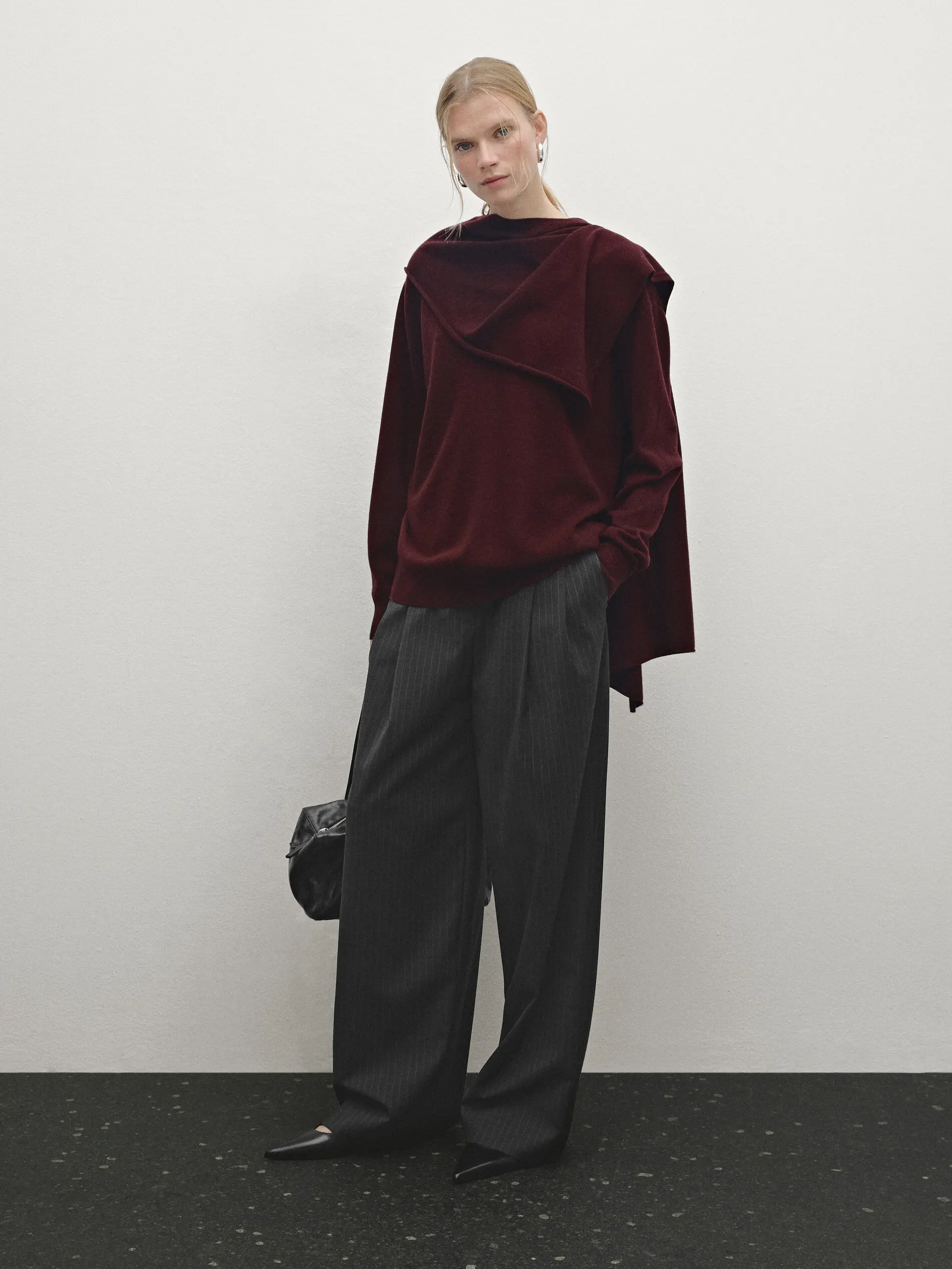 

Ethereal MD 2025 massidutti winter new style of casual long-sleeved knitted sweater made of wool blend with a scarf for women