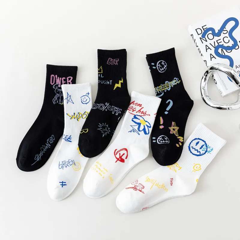 Unisex Men Women Socks Cotton Female Male Whimsy Graffiti Letters Couples Socks Black White Hip Hop Soks Harajuku Kawaii Sox