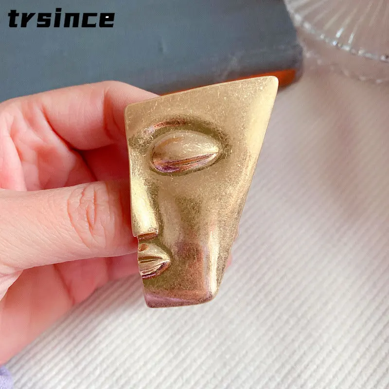 Criativo retro tribunal ocidental rosto fosco ouro cor broche requintado temperamento simples masculino feminino crachá pinos festa jóias