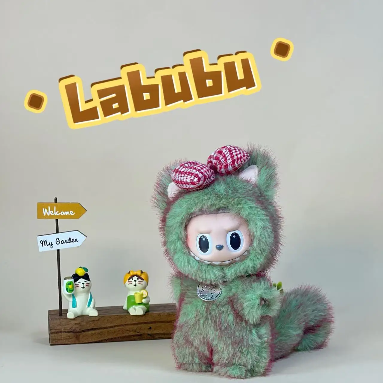 فقط الملابس مناسبة لفساتين Labubu المختلفة ذات الطابع القطيفة والأقواس لإظهار جو لطيف