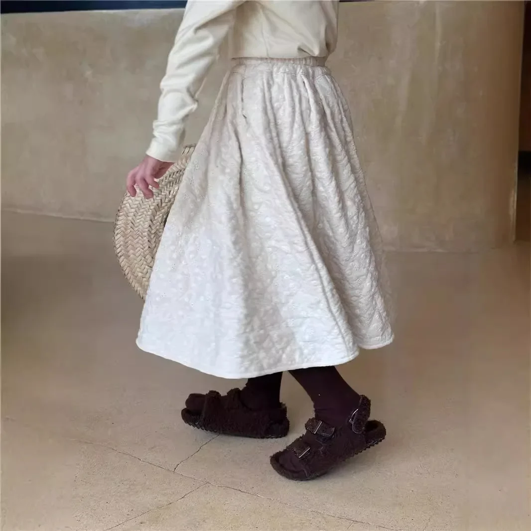 

Girls Half Length Skirt 2025 Winter New Korean Edition Lace and Velvet Versatile Skirt Sweet and Cute Daily Wear