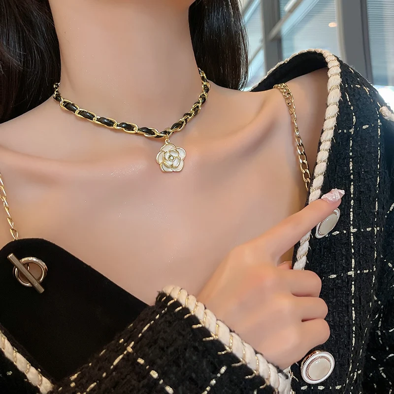 2022 New Big Camellia Pendant Necklace for Women Charms Long Weave Leather Chain Necklaces Fashion Brand Jewelry Wholesale