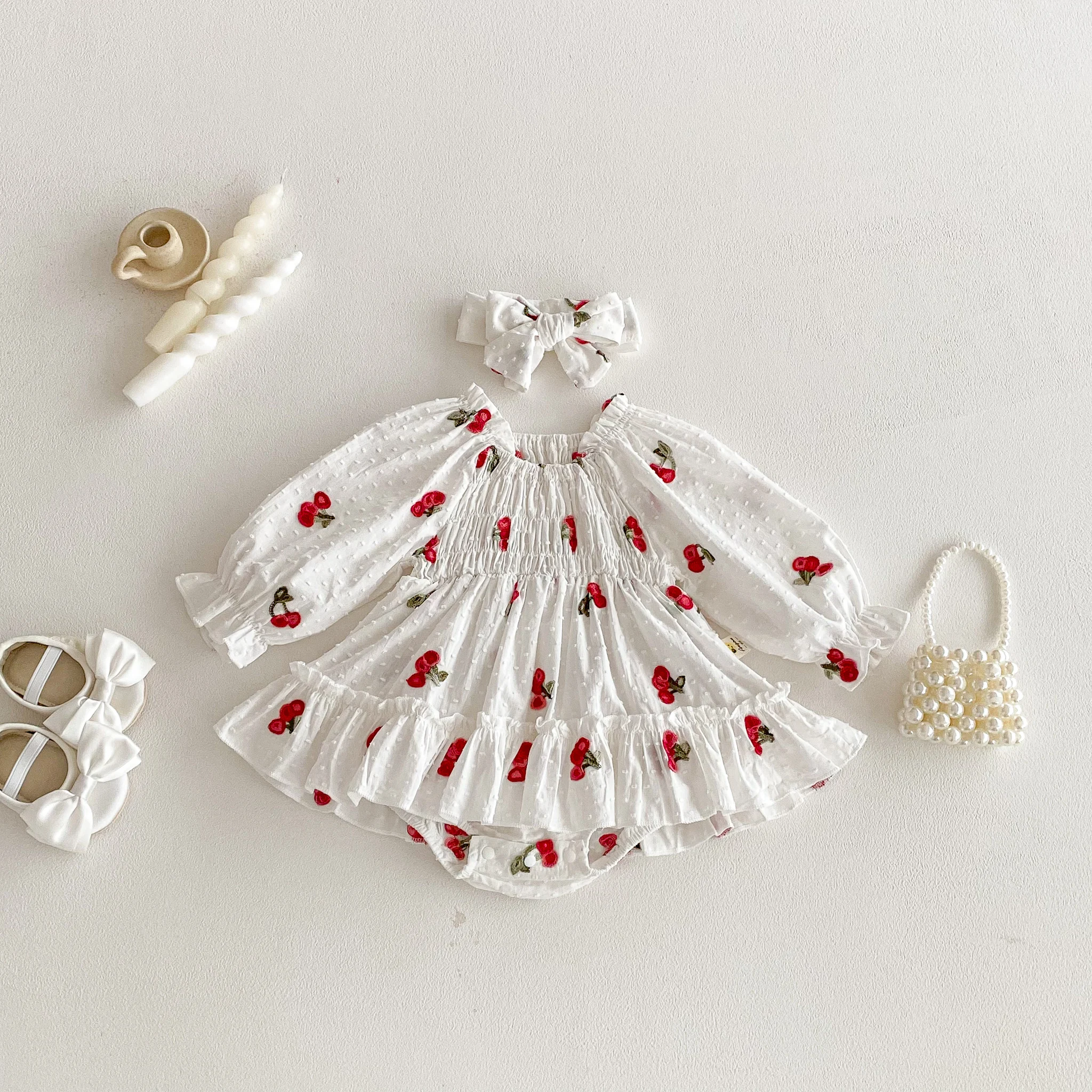 Spring and autumn infants, baby girls, large skirt hem, cherry embroidery, long-sleeved dress, 100-day banquet, flatbed dress, o