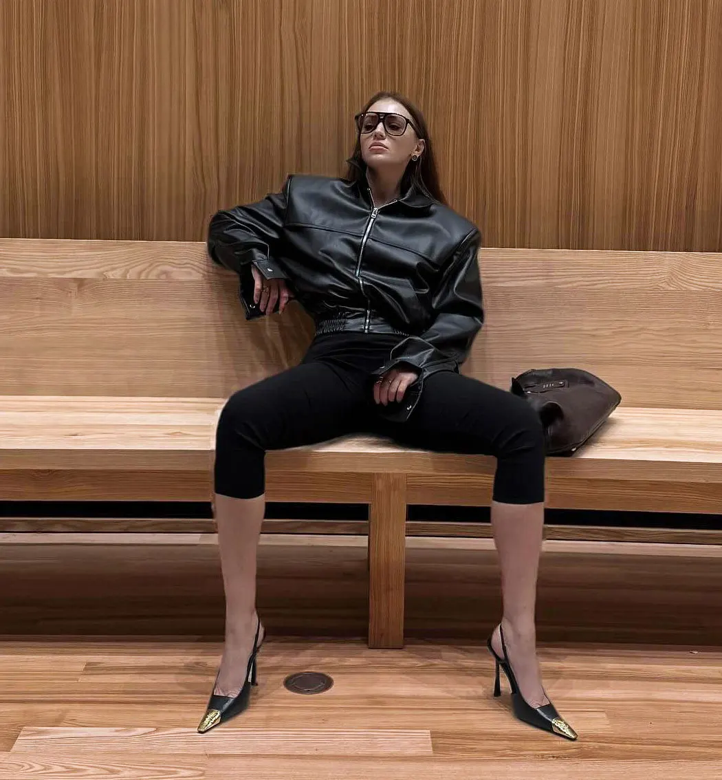 เสื้อแจ็คเก็ตหนังเทียมสไตล์พังก์ คอตั้ง แขนยาว ซิป  ทรงครอป  สำหรับผู้หญิง  แฟชั่นฤดูใบไม้ร่วง-ฤดูหนาว 2025  เสื้อผ้าสไตล์นักขี่มอเตอร์ไซค์