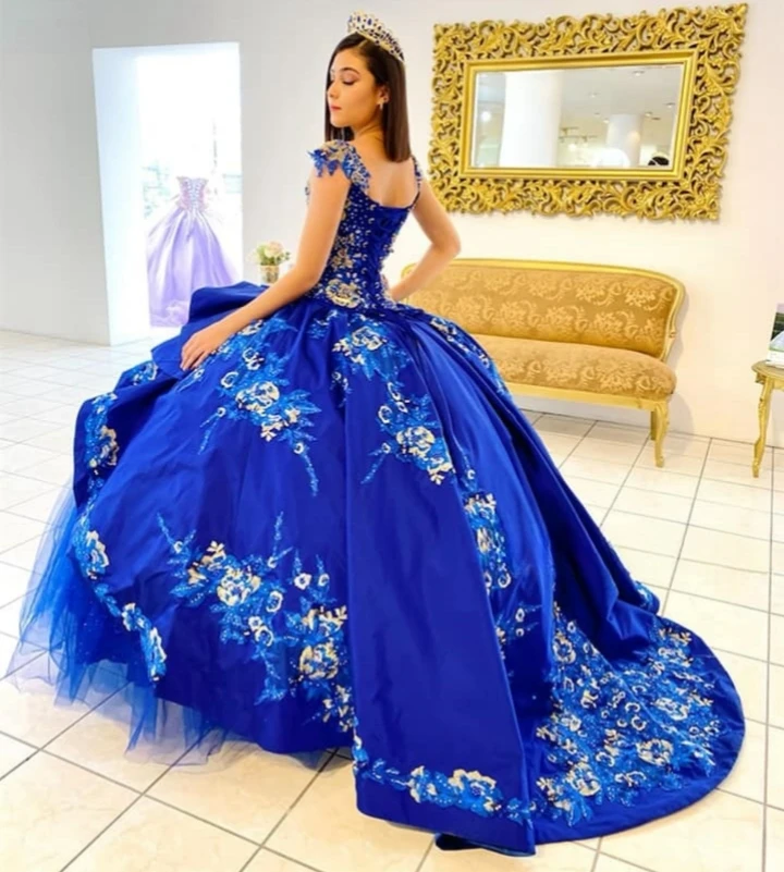 Vestidos de Quinceañera de princesa azul real, vestido de baile con cuello en V, apliques de tul, dulce 16, 15 Años, personalizado