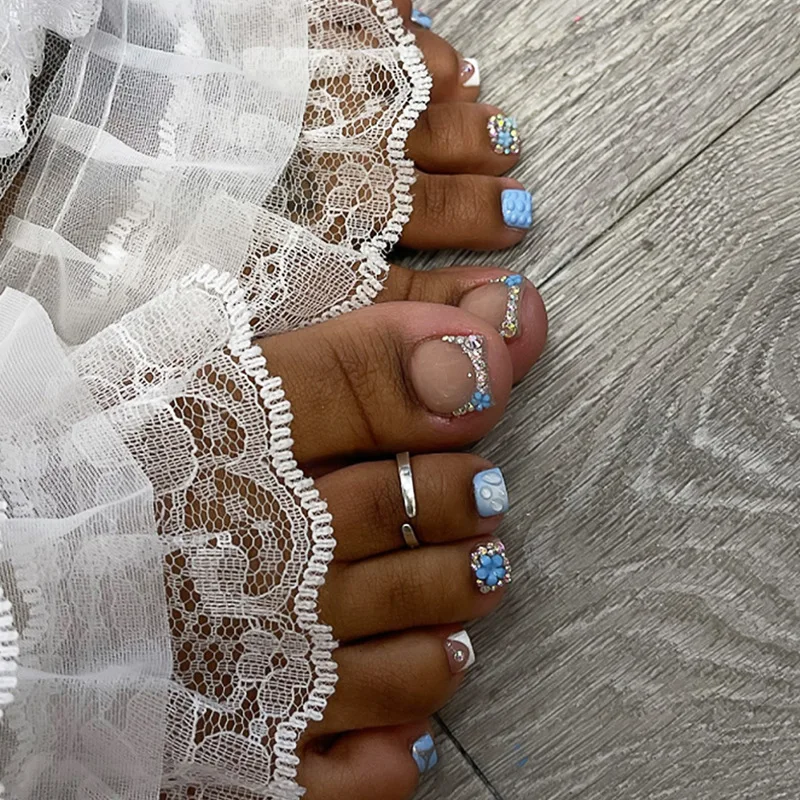 

24Pcs French Tips Fake Toenails Summer Blue Press On Toe Nails 3D Flower Diamond Decor Full Cover Reusable False Nails for Foot