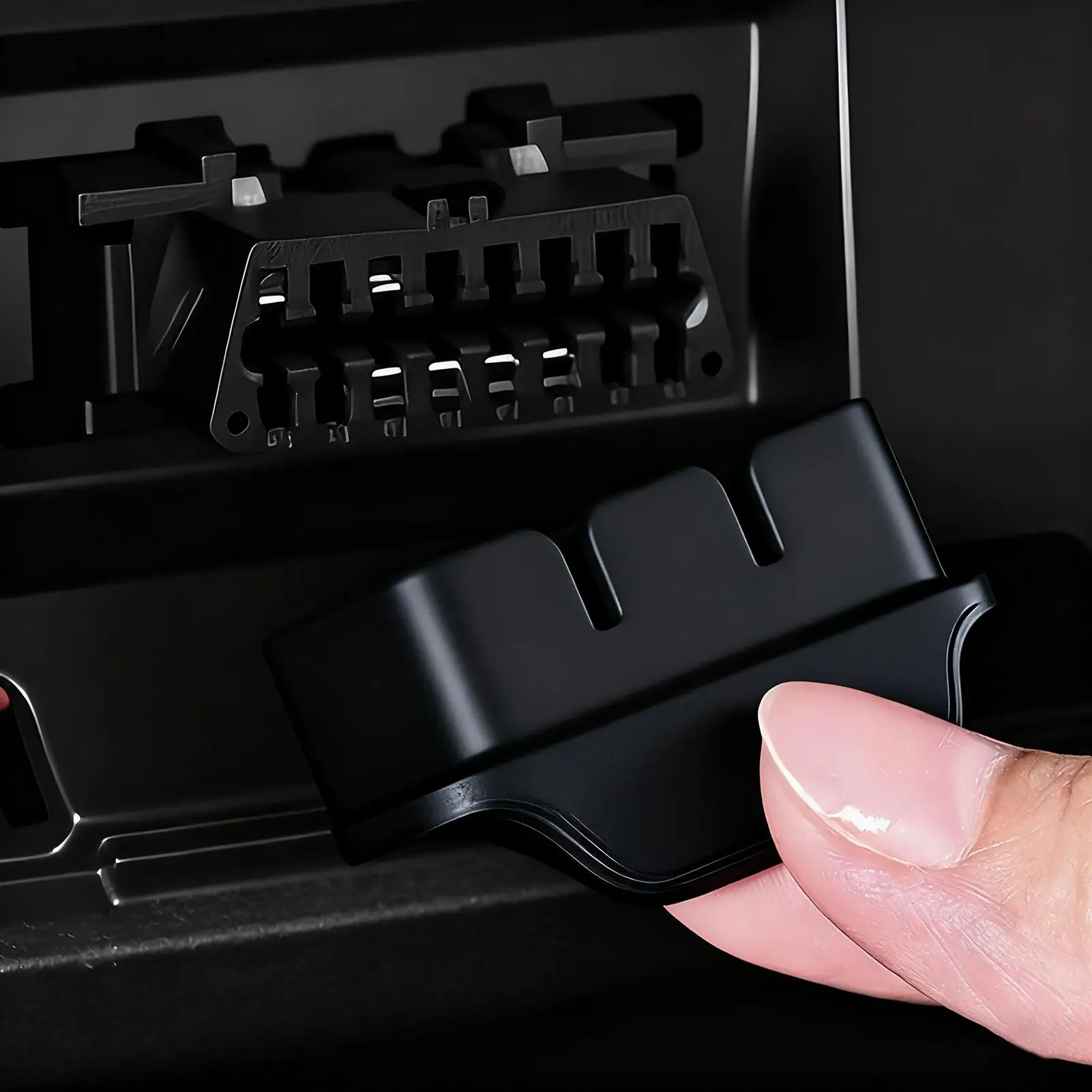 

OBD Port Dust Cover OBD Port Guard Dust Shield Interface Connector Protector For Cargo Golf Cart Sedan Truck SUV Van RV