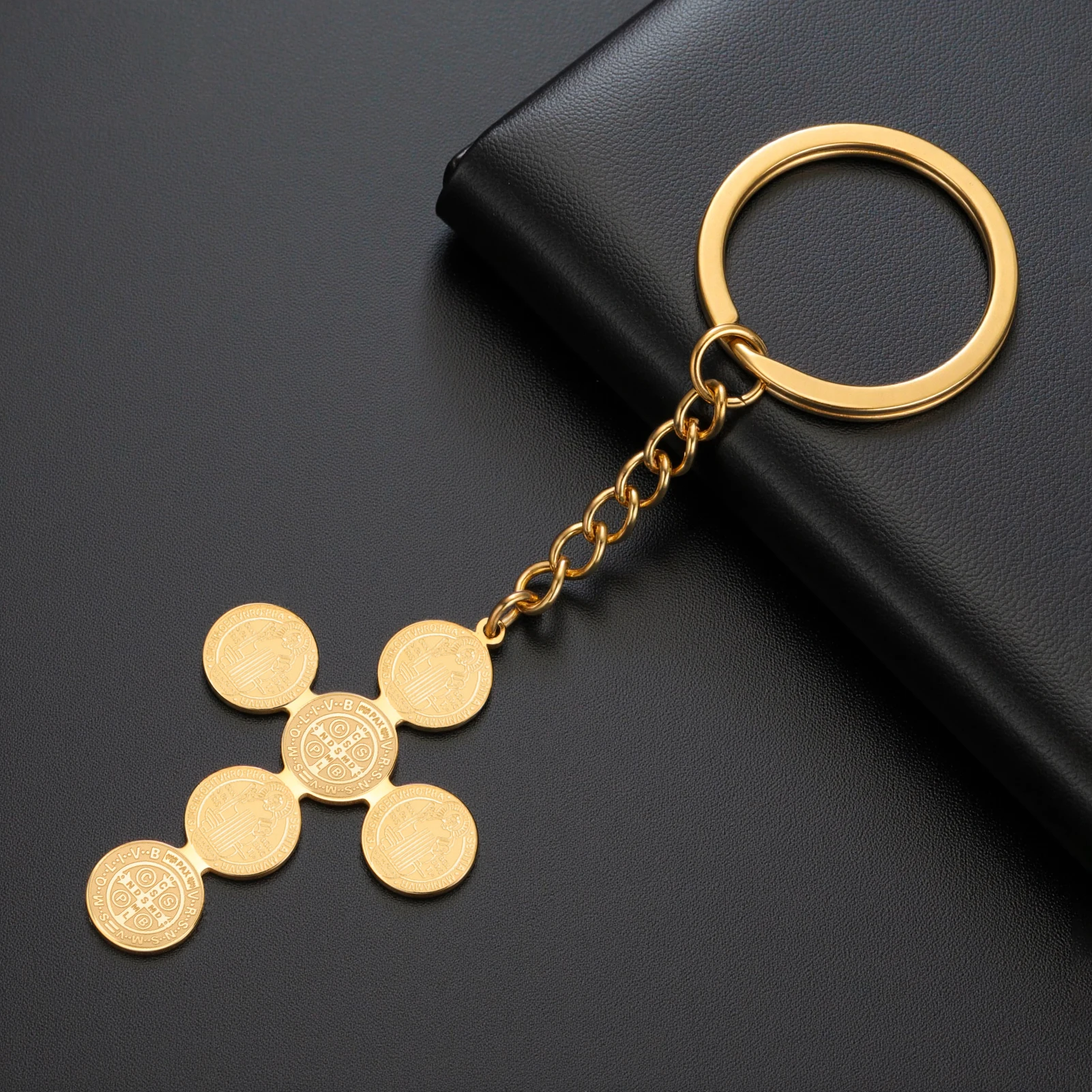 COOLTIME Doppelseitiger Heiliger Benedikt-Kreuz-Anhänger, Schlüsselanhänger, Glücks-Talisman, Edelstahl-Schmuck, 2026, neue Ausgabe – Detail 4