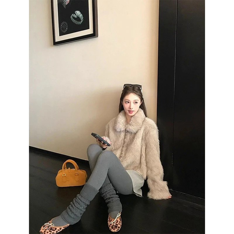 Cropped Faux Fur Coat Women Fashion Streetwear Quilted Fluffy Jacket Winter Korean Elegant Long Sleeve Zipper Furry Outerwears