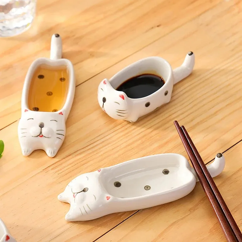 

Cute Cat Ceramic Sauce Dish with Handle Mini Seasoning Dish for Soy Sauce Mustard Ketchup Chopstick Rest Home Restaurant