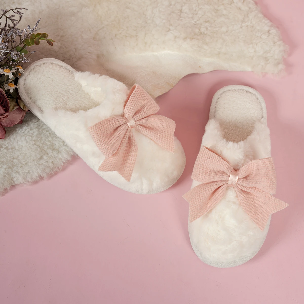 Pantoufles d'hiver classiques à nœud pour chambre de fille, chaussures de maison en peluche mignonnes pour femmes, loisirs chauds d'intérieur confortables, légères et souples