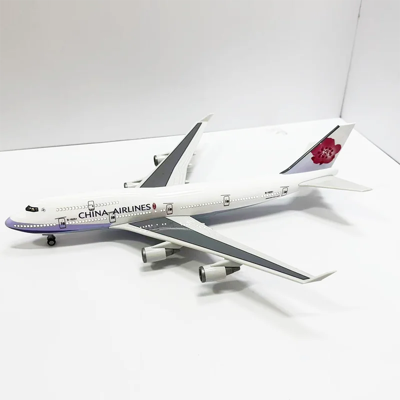 37cm China Airlines Boeing 747 Jet Airliner 1:190 Scale Simulated Aircraft Toy Model with Lights and Landing Gear view 3