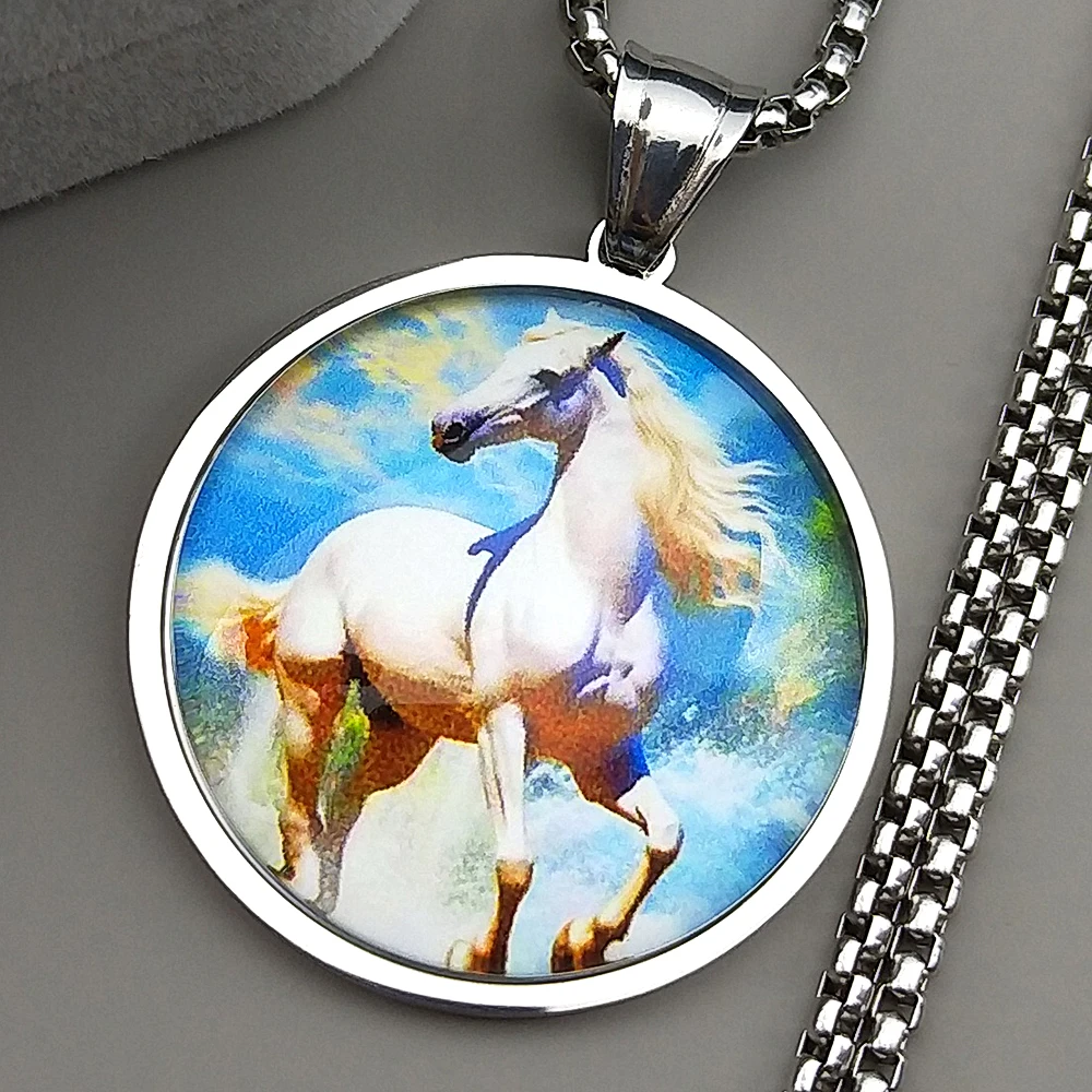 أنيقة الأبيض الحصان قلادة قلادة للنساء الرجال الفولاذ المقاوم للصدأ ميدالية الزجاج الحيوان المهر مزرعة المراعي سلسلة مجوهرات هدايا