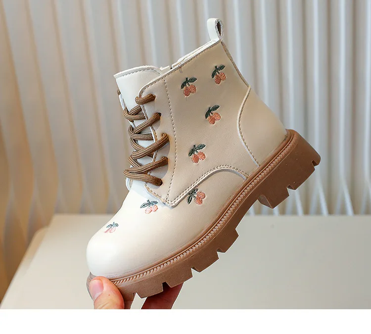 Weichsohlen-Stiefel aus besticktem PU-Leder für Mädchen, Frühling/Herbst, rutschfeste kurze Stiefel, leichte, bequeme Freizeitschuhe für Kinder. – Detail 16