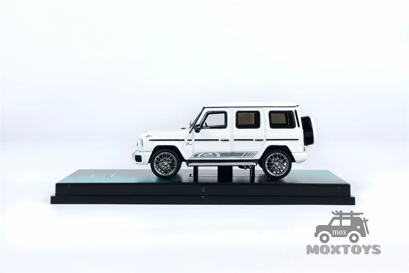 Tarmac Works 1:64 G 63 Edition 55 White Diecast Model Car