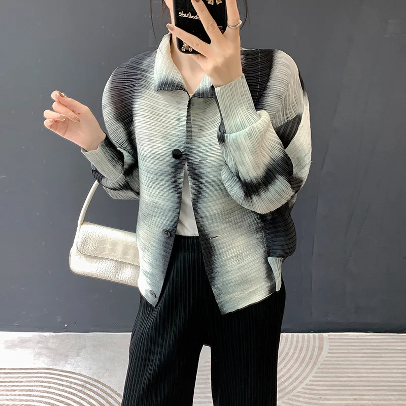 

Miyake 2026 New Lapel Tops Row of Buttons Jacket Pleated Print Fashion Versatile Cardigan Casual Large Size Stretch Coat Clothes