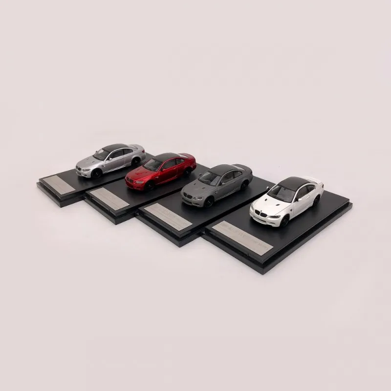 MODELO FINO 1:64 Sedan M3 E92, modelo de carro em liga fundida, para adolescentes brincam com, decoração para adultos, presente para meninos.