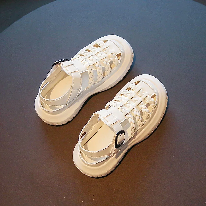 صنادل أطفال للبنات 2025 صيف جديد عصري على الطراز الكوري أحذية شاطئ رومانية ناعمة من الأسفل مضادة للانزلاق ومتعددة الاستخدامات #4