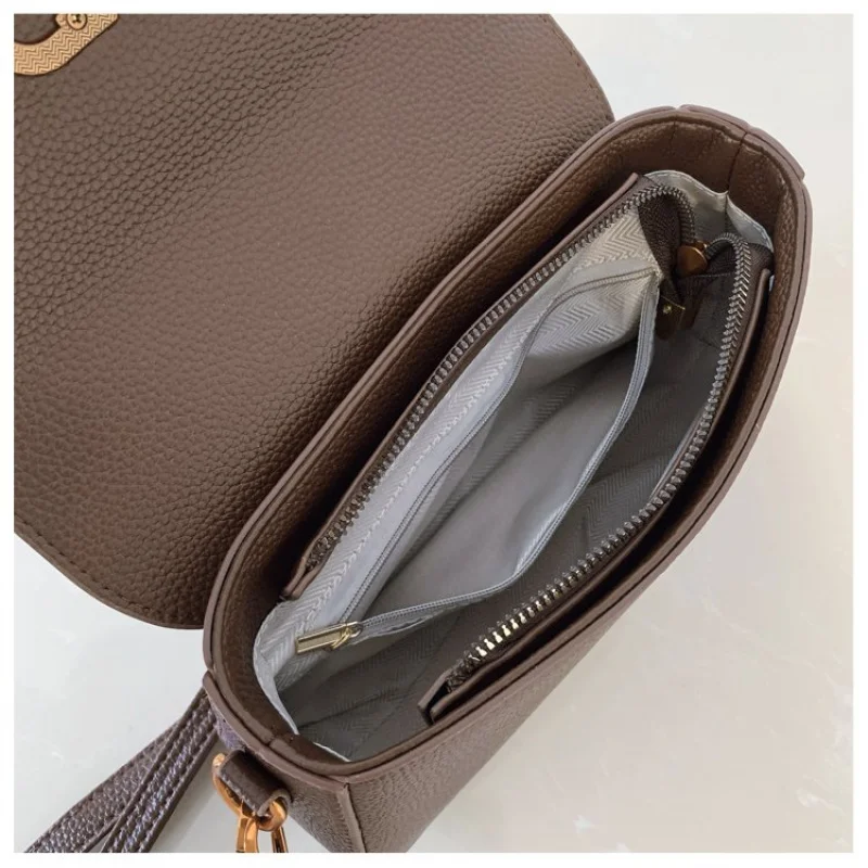 

Elegant Stylish Crossbody Messenger Bag Unique Vintage Leather With Letter Logo For Women And Commuter Use