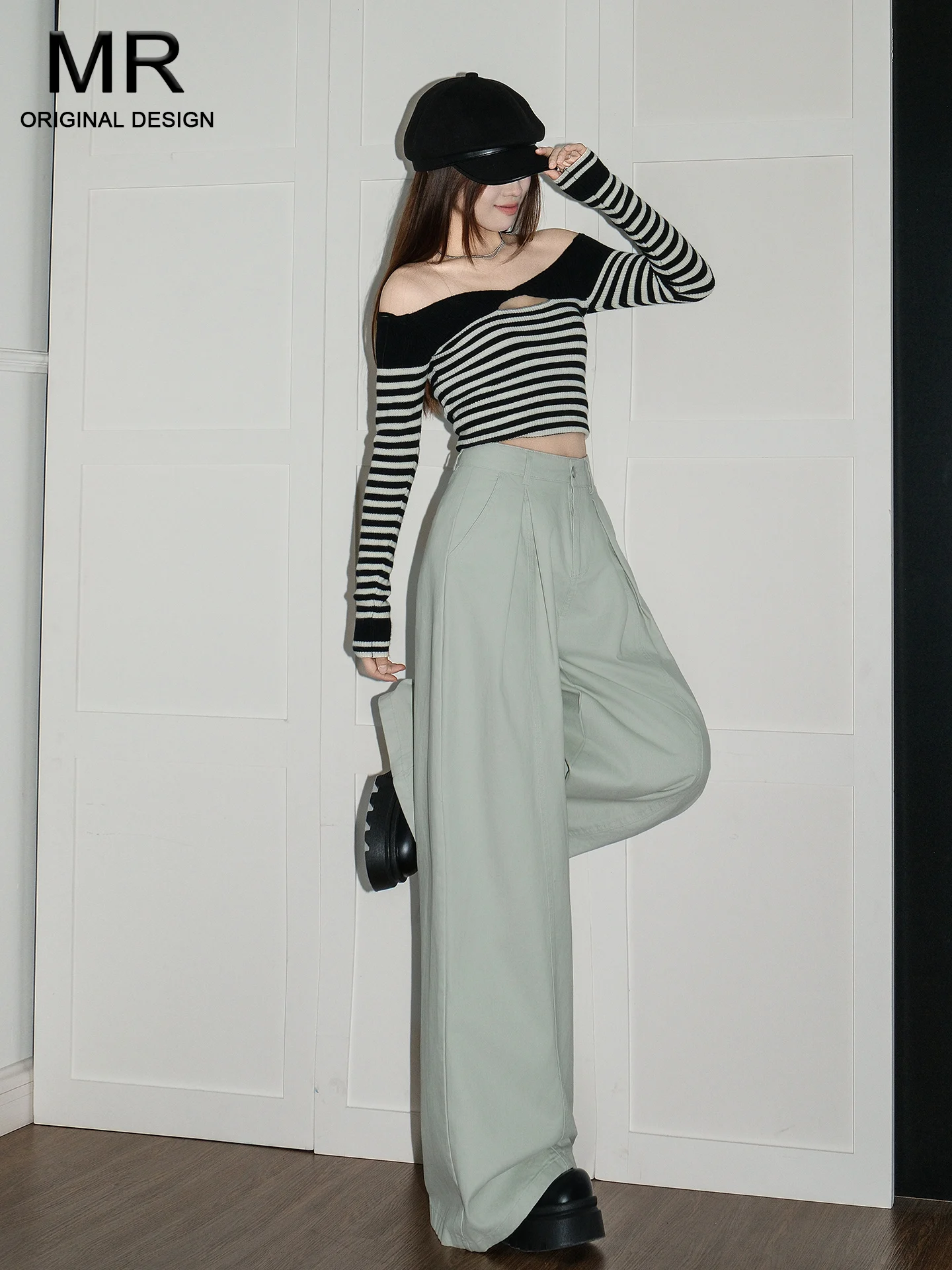 

Light Grey American Style Pleated Wide Leg Casual Pants Women's New 2026 Loose Slimming Drapey Straight Cut Jeans