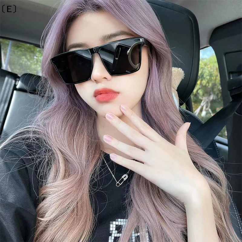 

Модные квадратные солнцезащитные очки для женщин и мужчин, прямоугольные, унисекс, классические, винтажные, для улицы〔Winter5〕