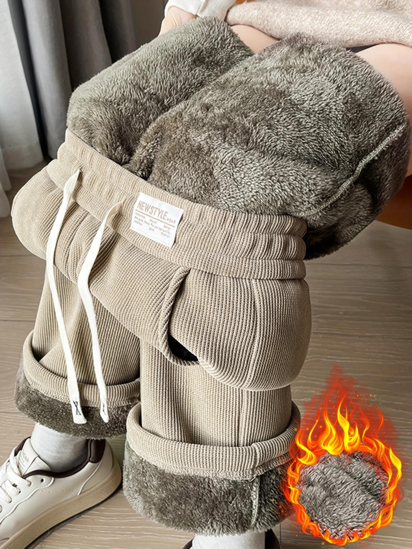 Spodnie damskie z polarową podszewką, rozszerzane w dół |   Zimowe ciepłe spodnie z szerokimi nogawkami i prostymi nogawkami