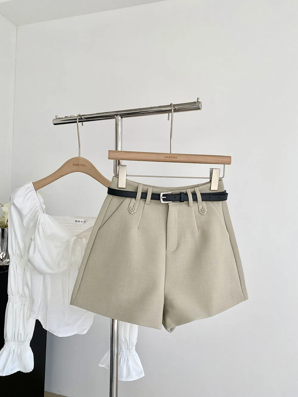 New Summer Solid Color Woman Shorts Simple Design High Waist Slim Fit Hole Ripped Five Points Pants Trendy Women's Shorts