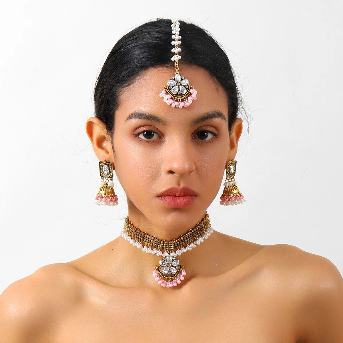 Crystal Flower Necklaces Forehead Accessories Retro Gold Color Rhinestone Earrings Set for Women Geometric Tassel Bridal Jewelry