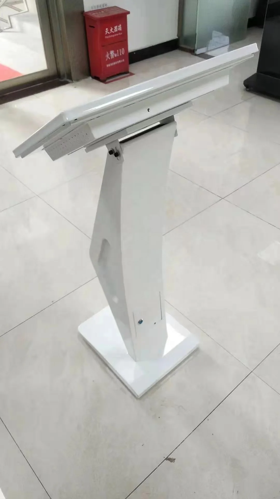 21.5 Inch Interactive LCD Display Monitor Touch Screen K/S/T Shaped Kiosk Information Kiosk Help Desk Kiosk Bank