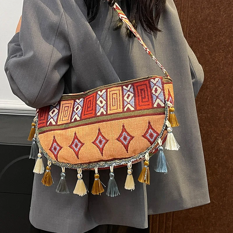 

Handwoven color collision ethnic velvet shoulder bag women fashion cross-body zipper dumpling bag